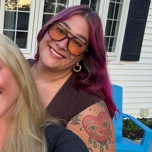 Meet your Posher, Elizabeth